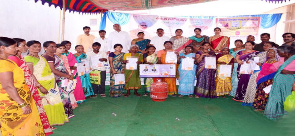 13 beneficiaries received free LPG connections