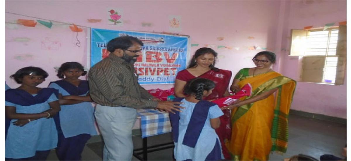 Kind gesture to orphan girls