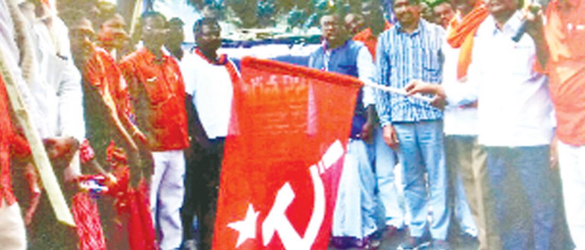 CPM launches bus yatra