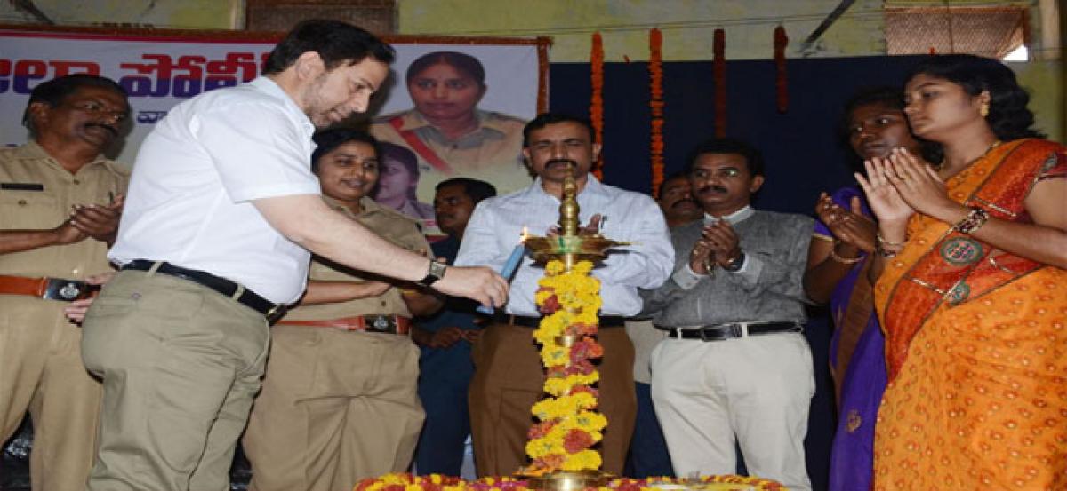 Collector inaugurates free coaching for constable jobs