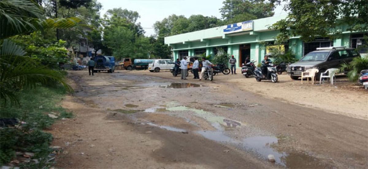 Mee Seva customers forced to trek muddy path