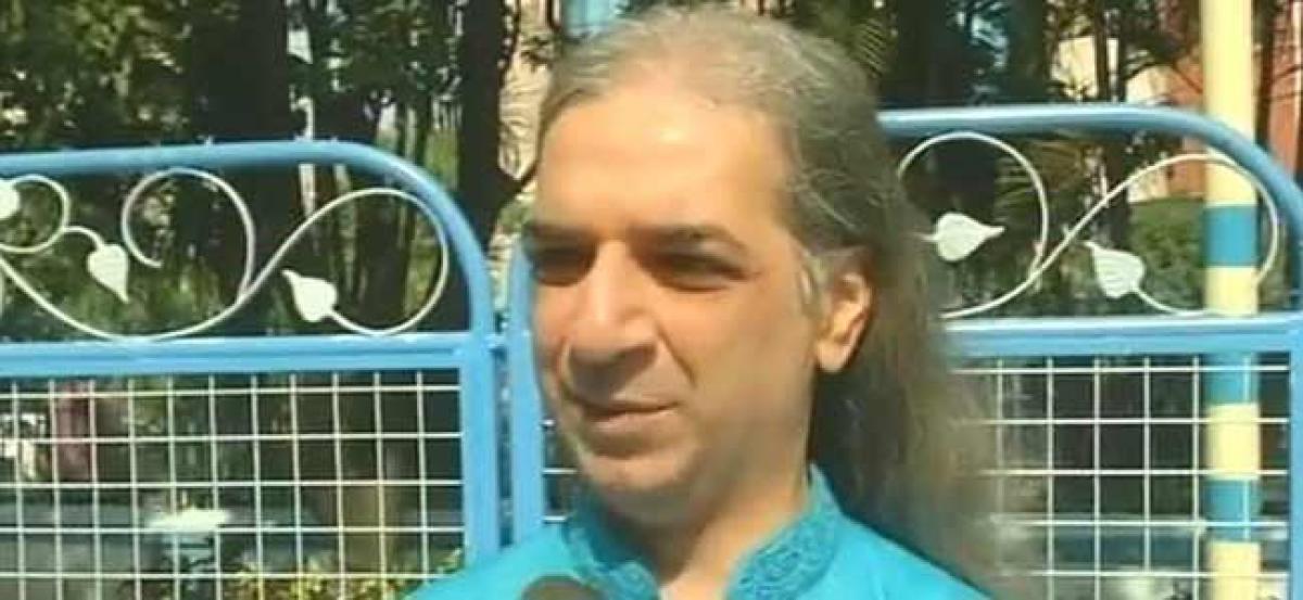 Author in Indian attire denied entry to Calcutta Swimming Club