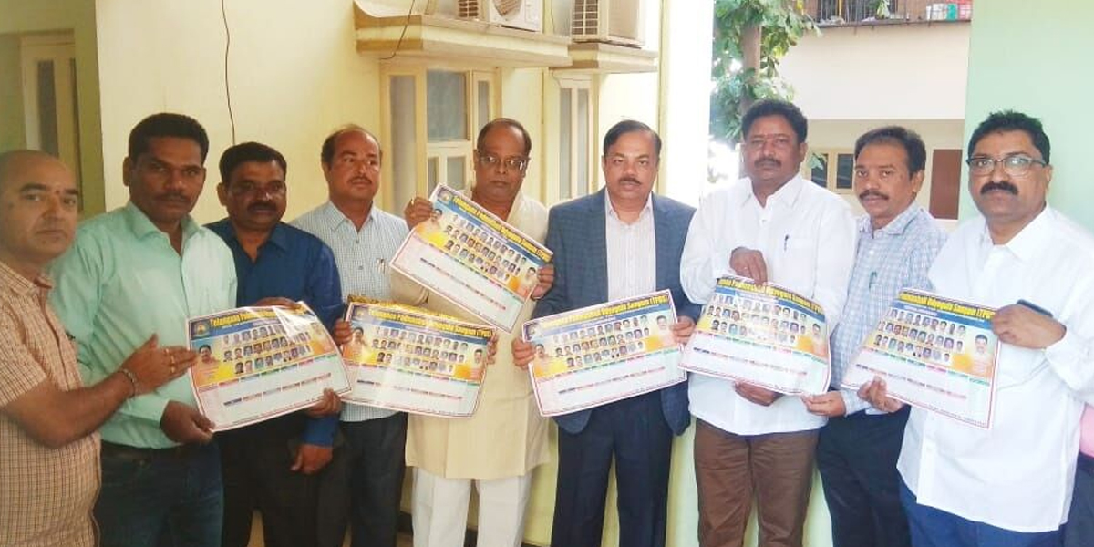 New Year calendar of Telangana Padmashali Udyogula Sangam in Hyderabad released