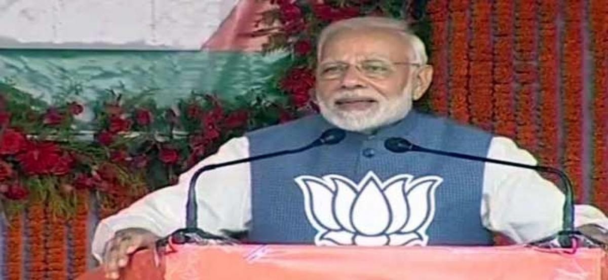 ‘Make someone from outside Gandhi family your chief’: PM Modi dares Congress
