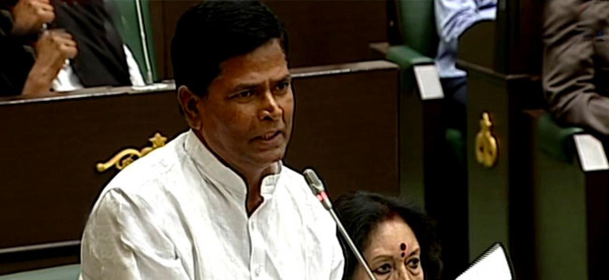 Congress stages walk out over Rythu Samithis issue