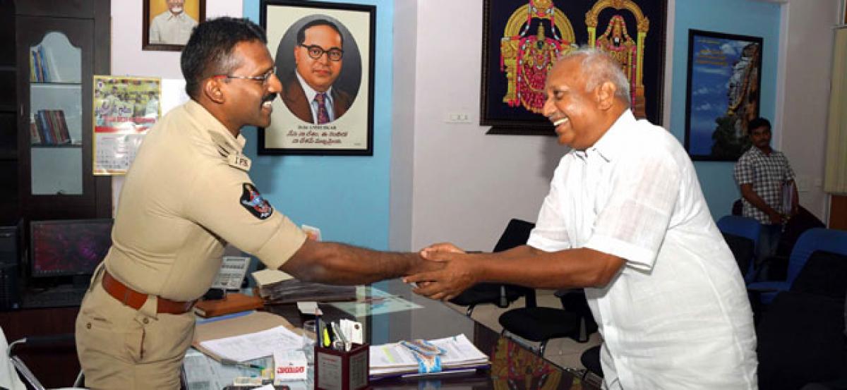 Chinta complains to Urban SP against cops