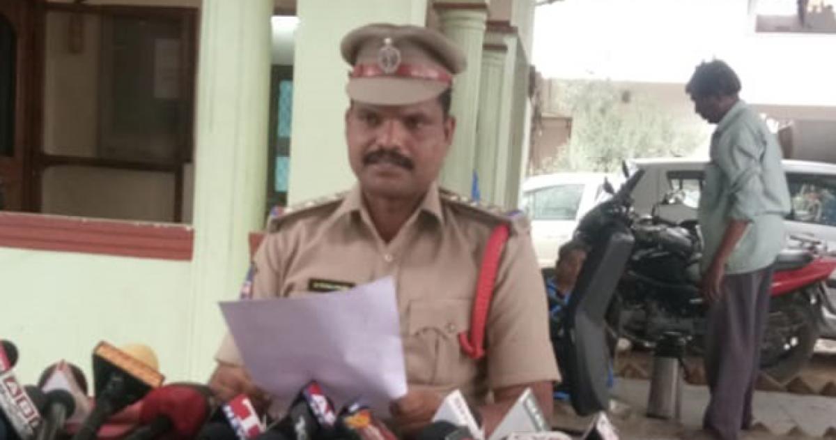 Choutuppal police arrest nine persons for cheating