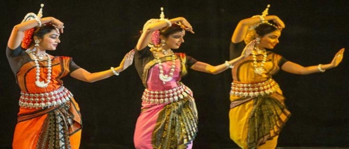 Classical Dance Enthralls Audience