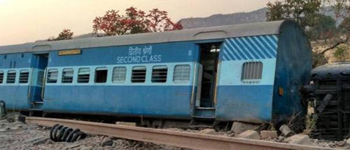 6 coaches of empty rake derail in UPs Rampur