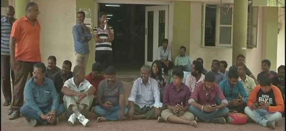 Coimbatore journalists protest against Ve Shekhers derogatory post