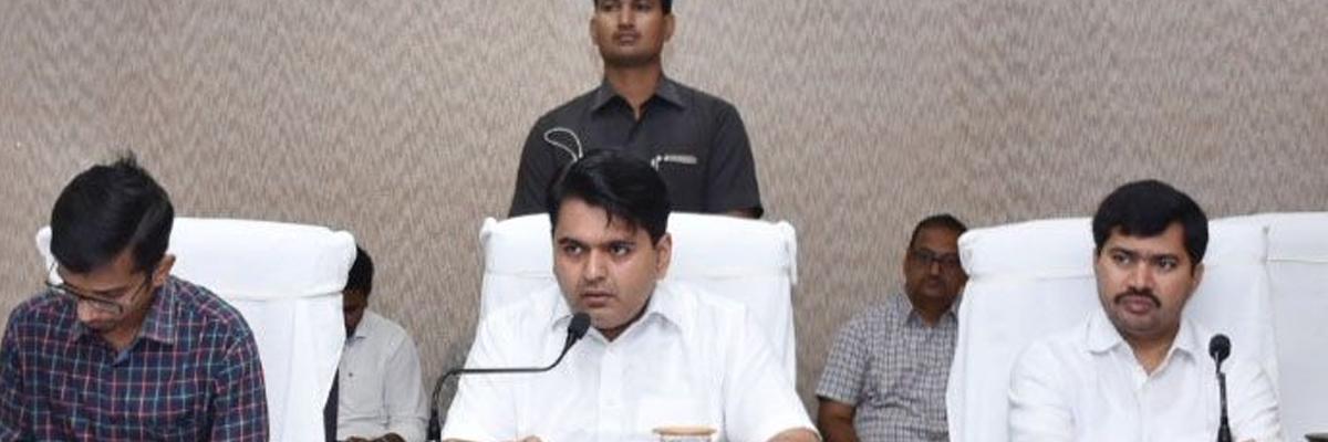 Collector Karthikeya Misra reviews poll arrangements