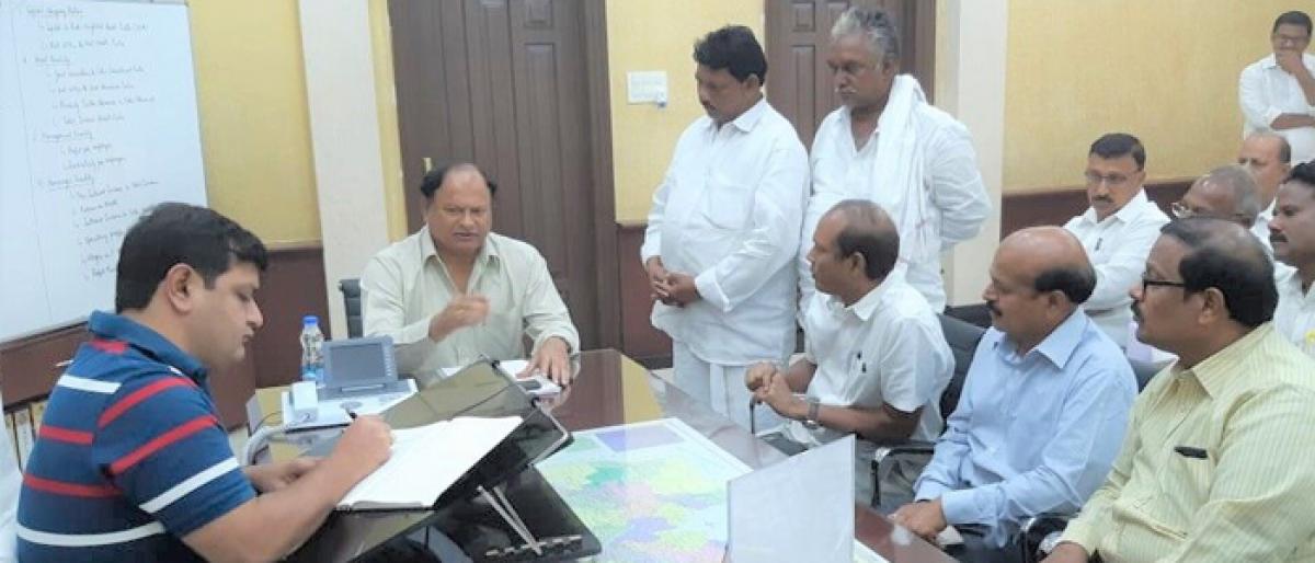 Collector Vadarevu Vinay Chand assures farmers to supply water in 2 days