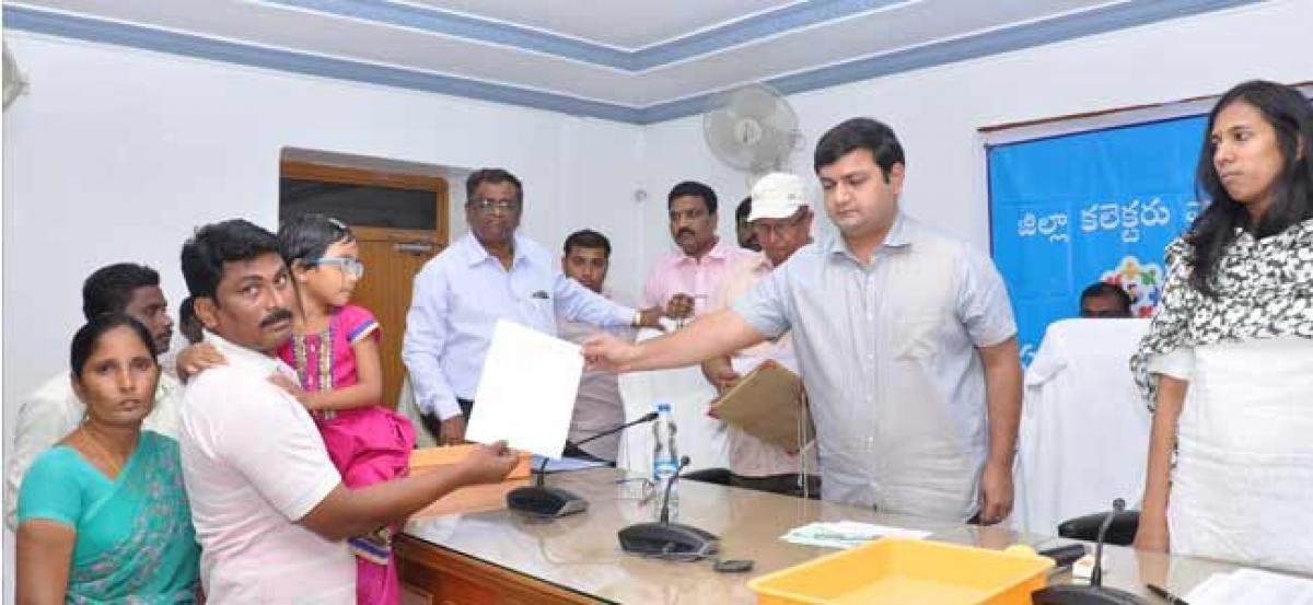 Girl who lost eye gets relief from govt