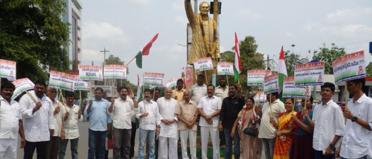 Congress protests Fuel Price Hike in Guntur