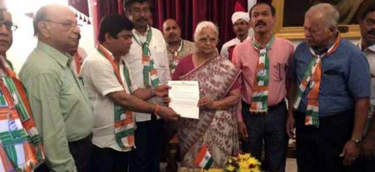 Congress stakes claim to form government in Goa, submits letter to Governor