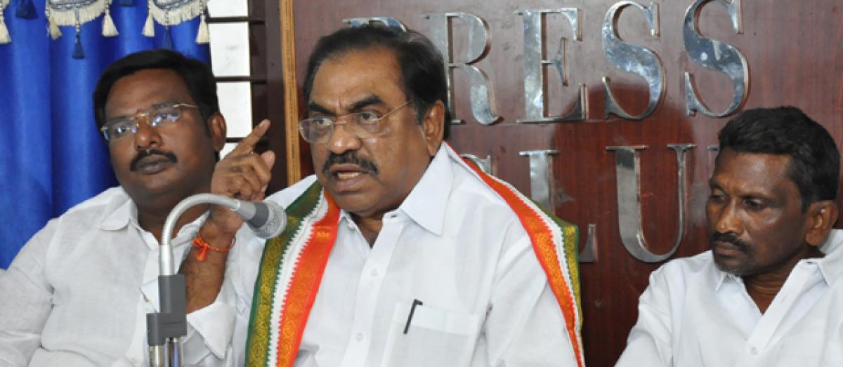 Chandrababu Naidu diluted SCS issue: Congress leader