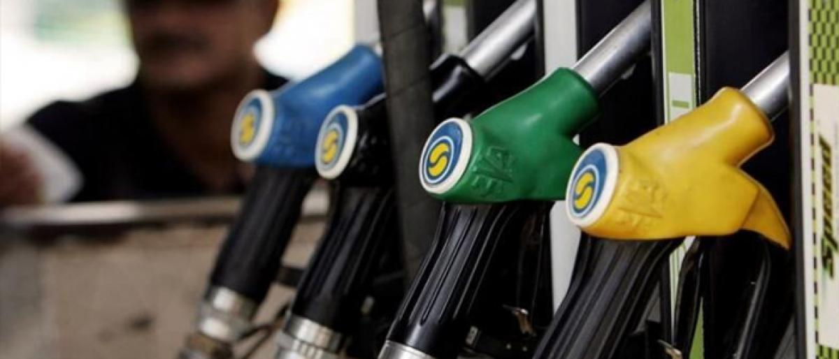 Fuel prices continue to fall as crude rates ease