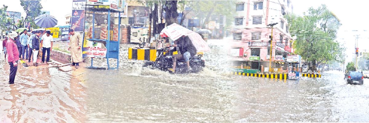 City bears the brunt of cyclone Phethai