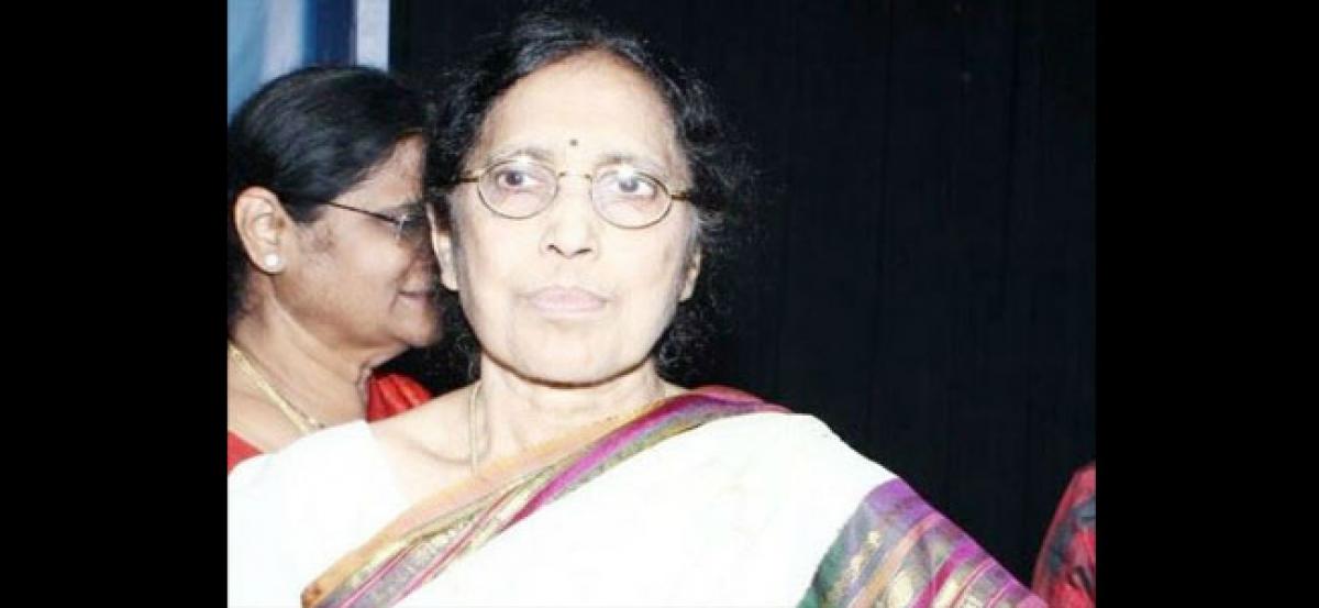 KCR mourns renowned Telugu novelist Yaddanapudi Sulochana Rani’s death