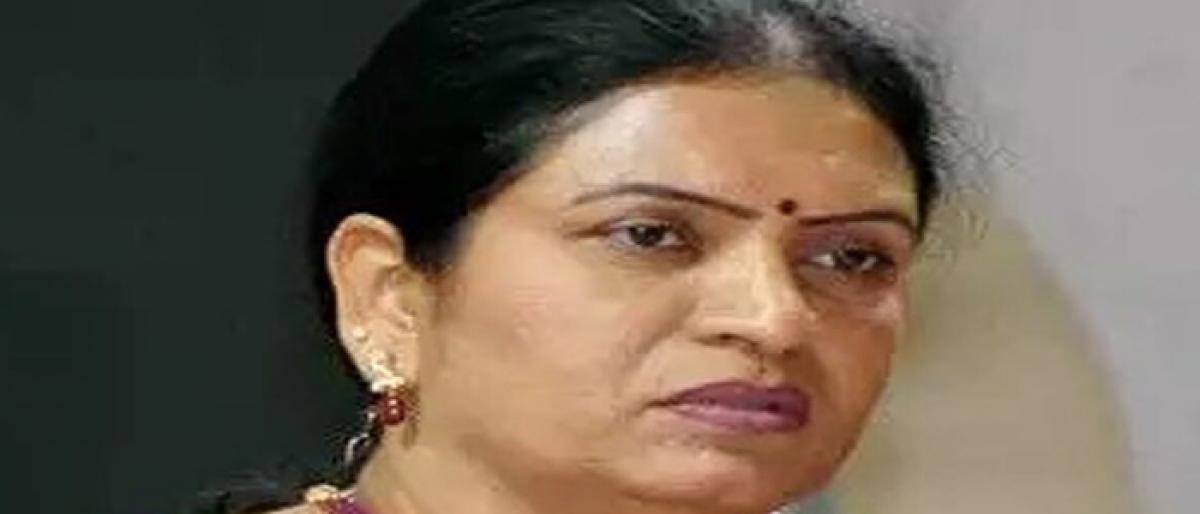 10 lakh ex-gratia for road accident victims, D K Aruna