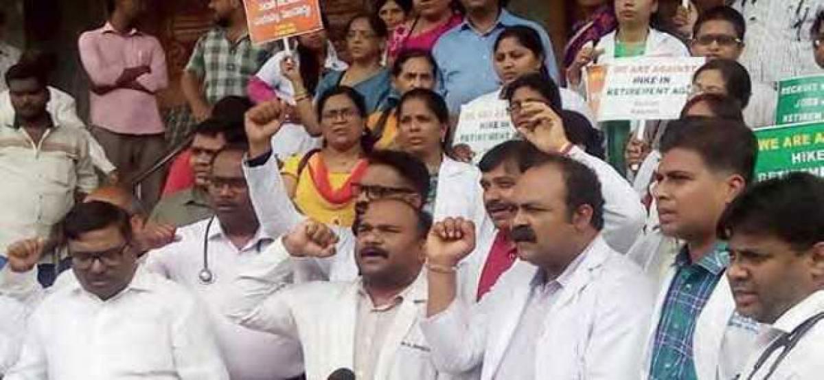 Doctors at Gandhi Hospital protest against retiring age of professors