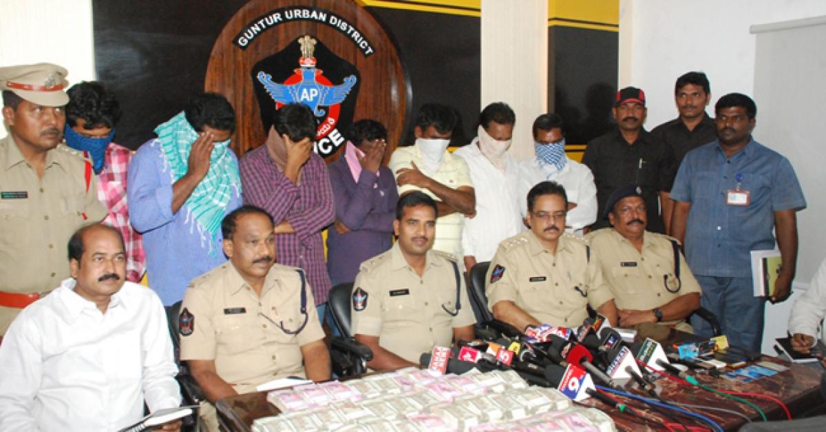 7-member cheating gang busted, 51.44L recovered