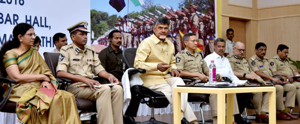 Use modern technology to check crimes: CM to cops