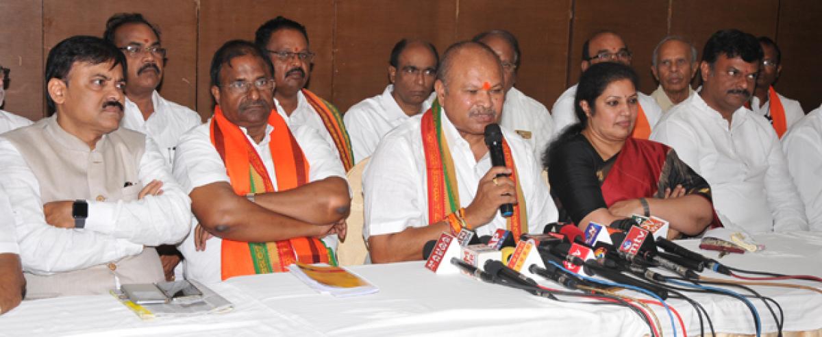 BJP accuses CM of misleading  people on Central aid to Polavaram