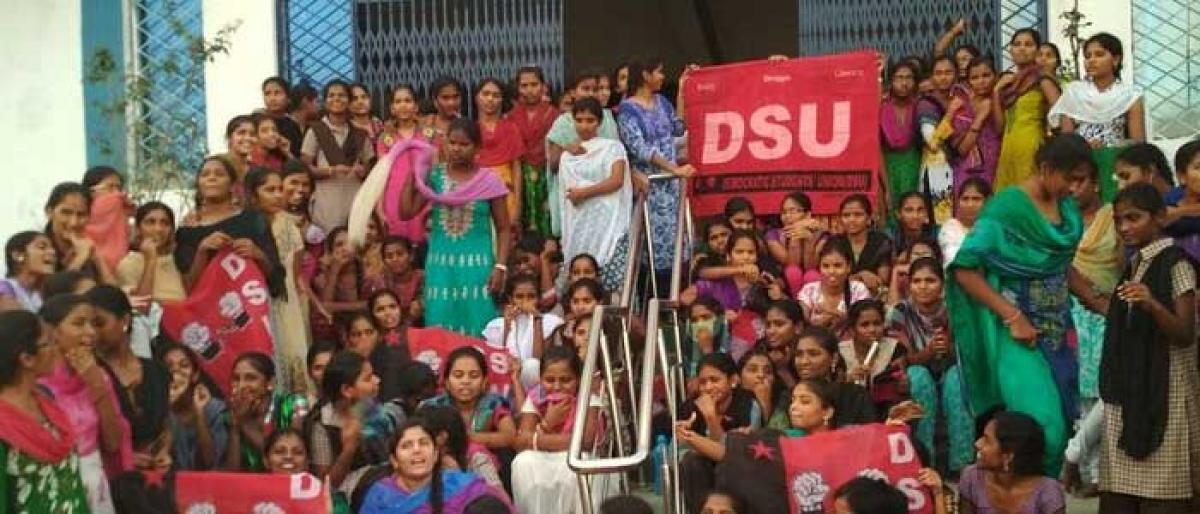 Students demand shifting of degree college to old campus