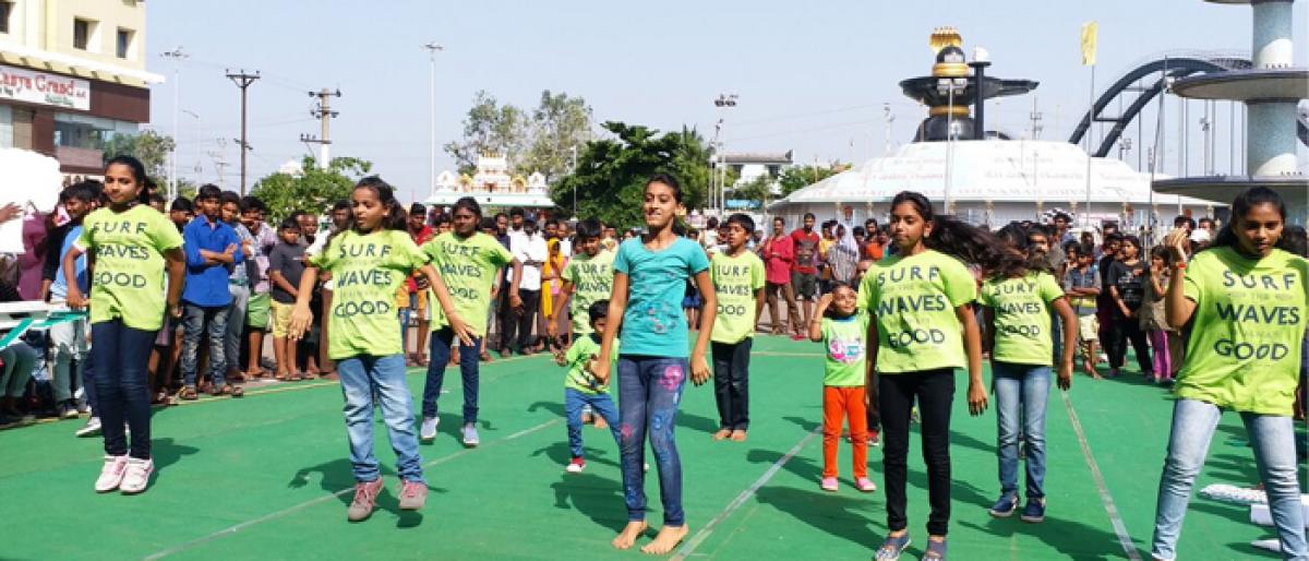 Dance groups participate in Happy Sunday