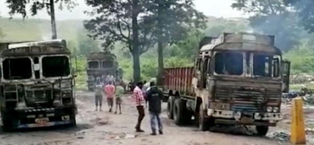 Naxals torch vehicles at road construction site in Chhattisgarh