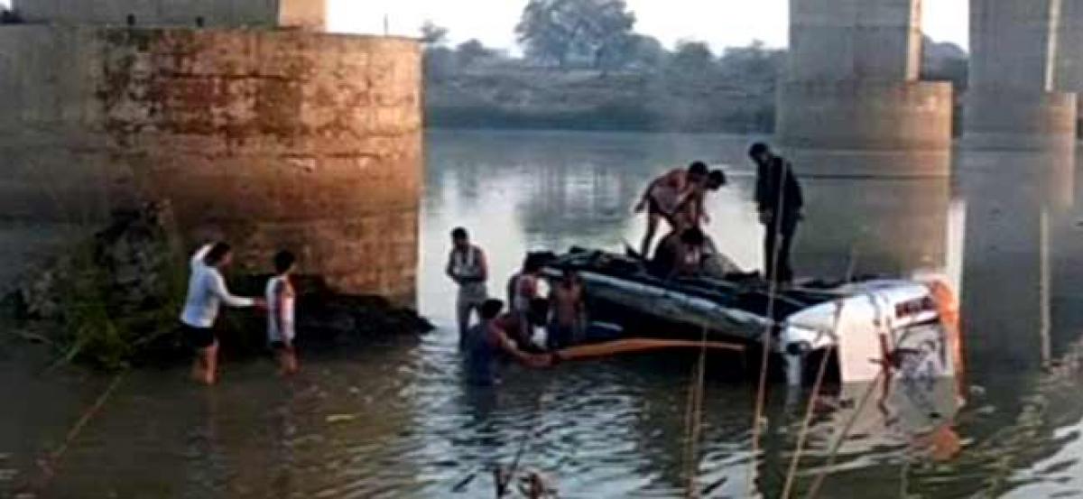 33 killed, two dozen injured as bus plunges into Rajasthan river