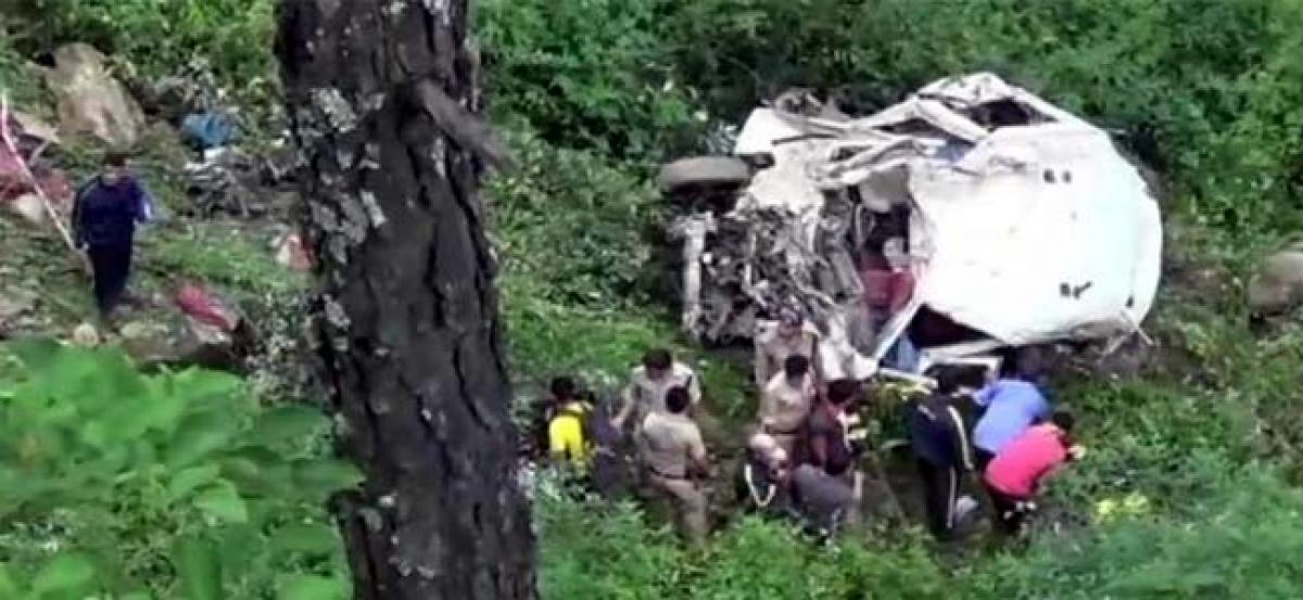 13 killed, 2 injured as vehicle falls into gorge in Uttarakhand