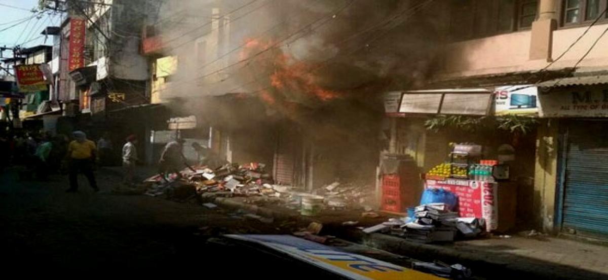 Fire breaks out in shoe store in Dehradun