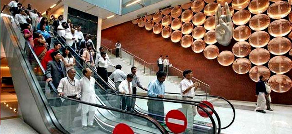 13 flights at Delhi airport diverted due to VIP movement