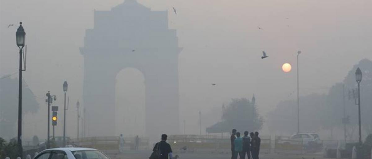 Severe pollution on foggy Saturday in delhi