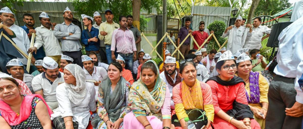 Delhi Minister begins Indefinite Hunger Strike : CM, others ‘wait’ to meet L-G