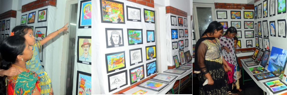 Rare show by Poor students at Drawing Festival