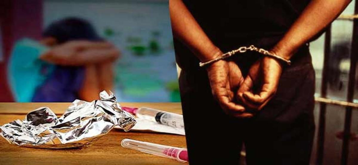 Drug racket busted in Kolkata, three arrested