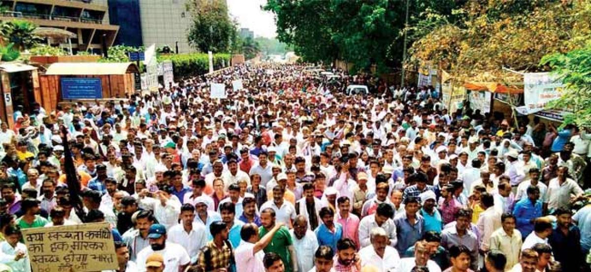 EDMC sanitation workers in Delhi call off strike after assurance from civic body