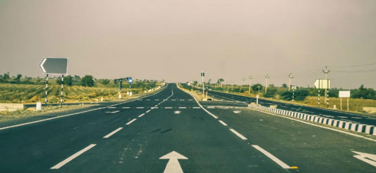 Government announces plans to build Delhi-Mumbai expressway for Rs 1 lakh crore