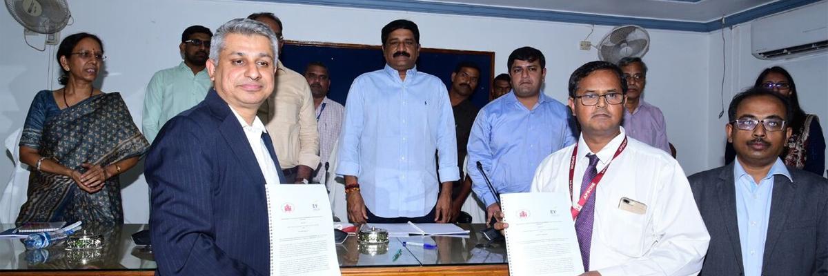 Govt inks MoU with E&Y Research to train students