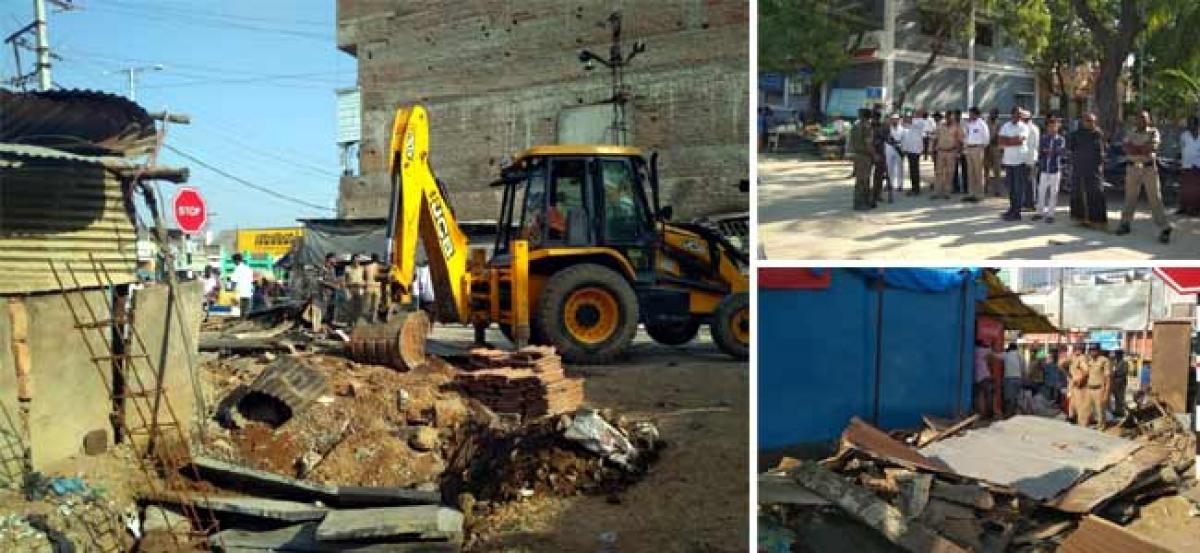 Encroachments removed in Rayachoti town