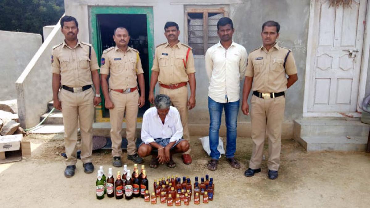 Cops arrest 20 customers, leave whine shop owners untouched