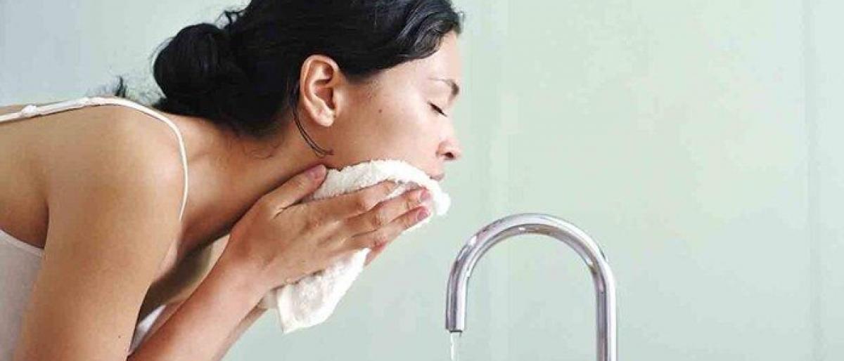 Common mistakes while washing face