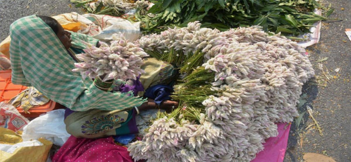 Traders crestfallen as flower prices wilt