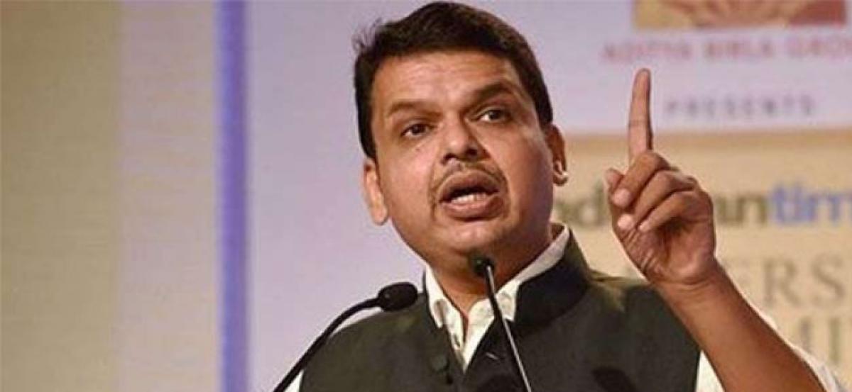Dont recognise extreme right or extreme left, will crush those who act against Constitution: Fadnavis