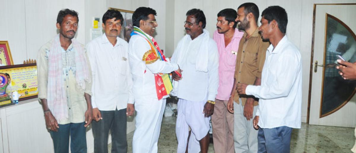 Defeat TRS which sent farmers to jail: Nama Nageswara Rao