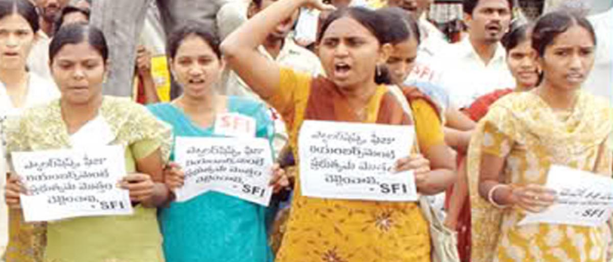 Students & teachers to take to begging protest