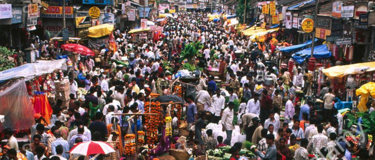 Crowds at makeshift shops on festival eve in Rajahmundry